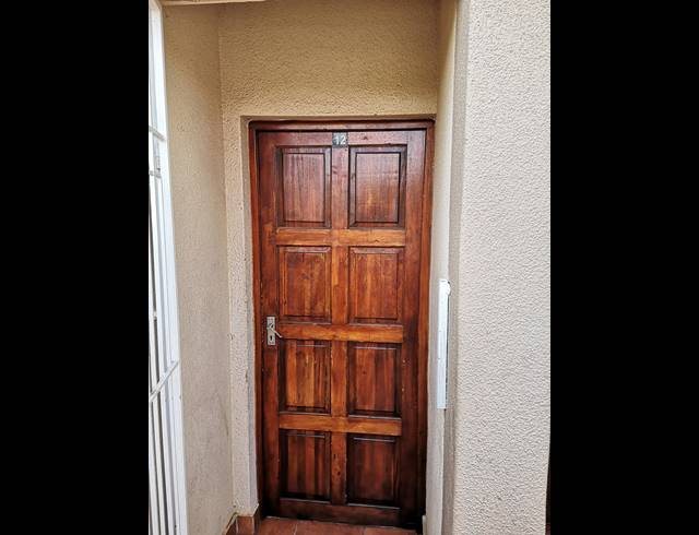 2 BEDROOM APARTMENT FOR SALE IN WILLOWBROOK